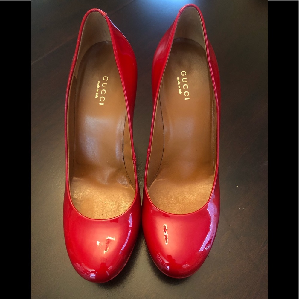 👠 AUTHENTIC GUCCI CANDY RED PATENT LEATHER PUMPS
